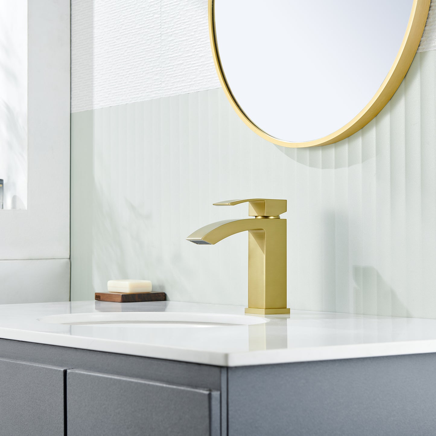 Single Handle Single Hole Bathroom Faucet Spot Resistant in Brushed Gold