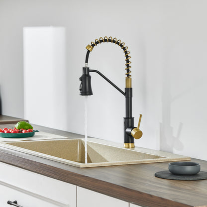 Single Handle Pull Out Sprayer Kitchen Faucet in Matte Black and Gold