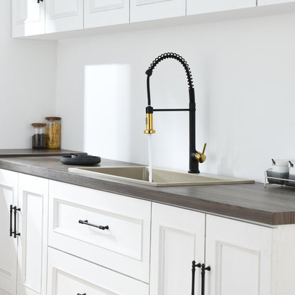 Single Handle Pull Down Sprayer Kitchen Faucet in Matte Black Gold