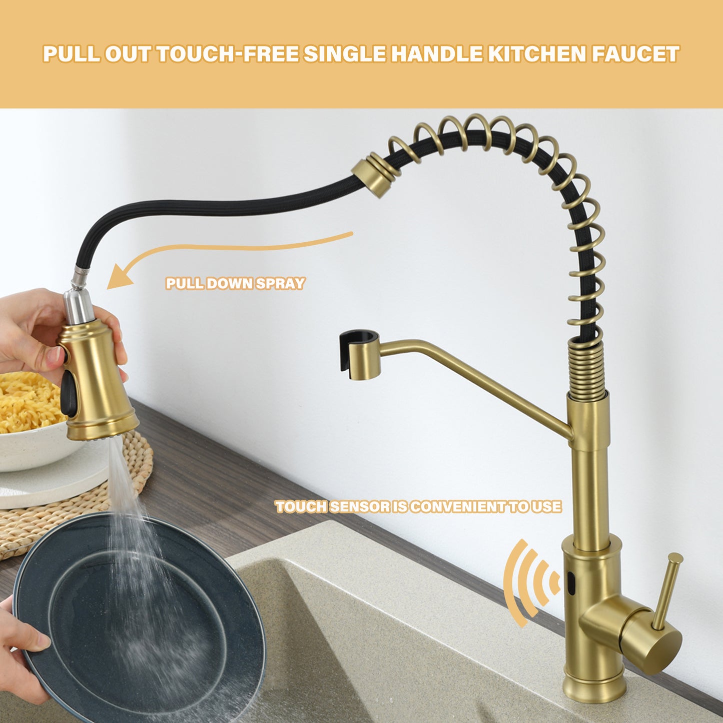 Single Handle Pull Out Sprayer Kitchen Faucet in Brushed Gold