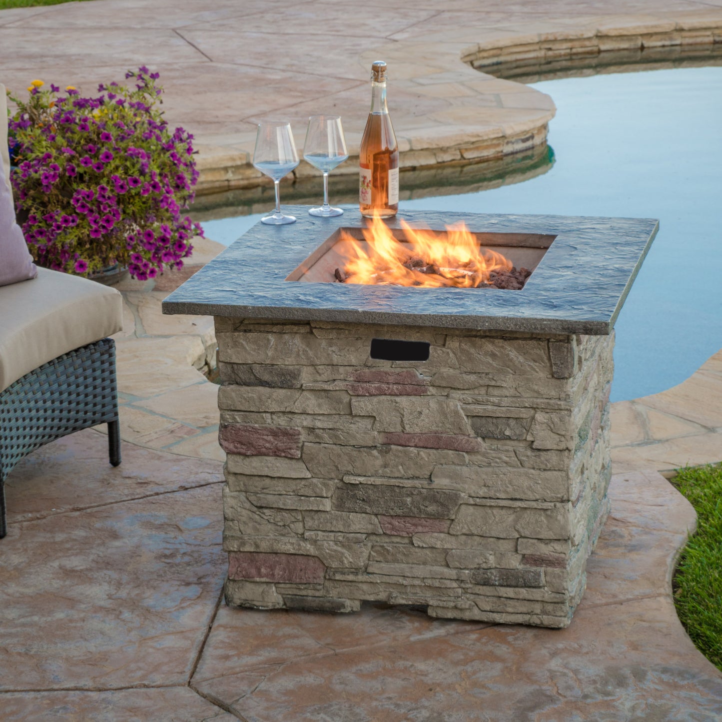 32'' STONE SQUARE MGO FIRE PIT W/ GREY TOP- 40,000 BTU