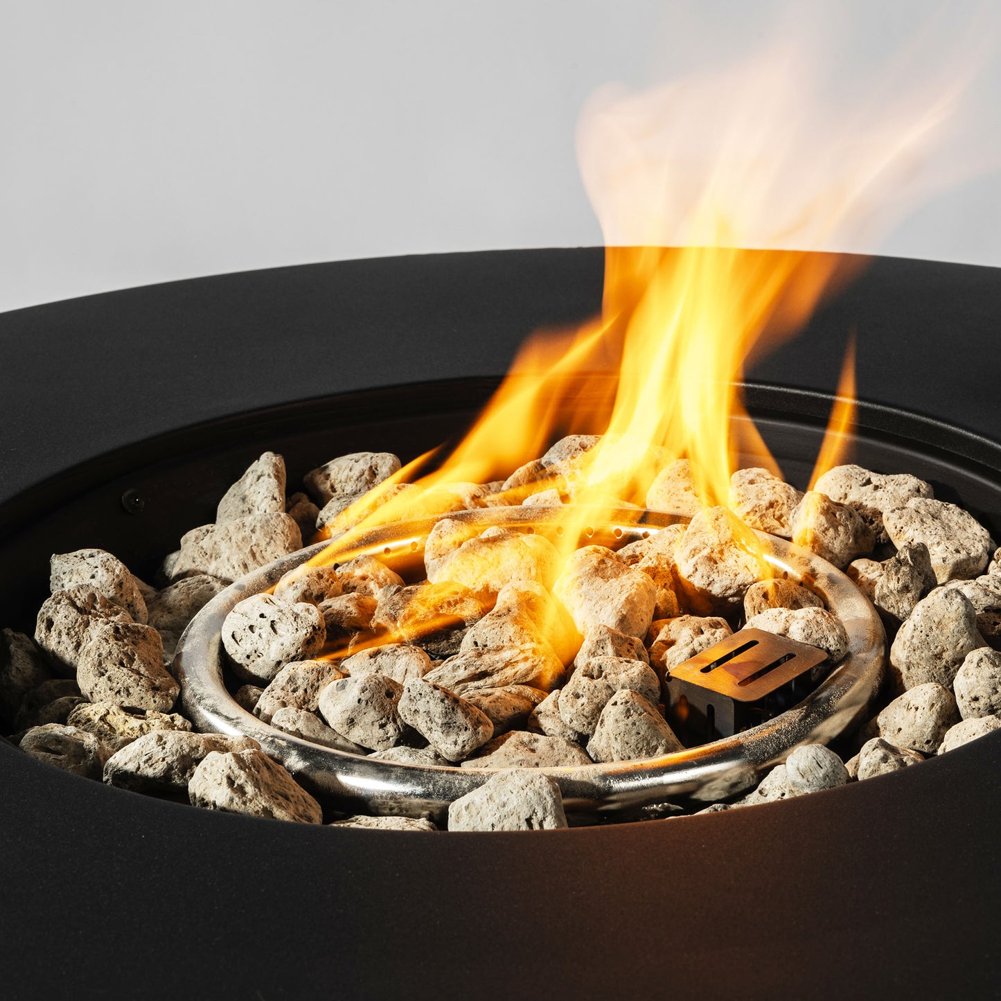 32inch Round Steel Fire Pit Table with Steel Lid and Lava Rocks