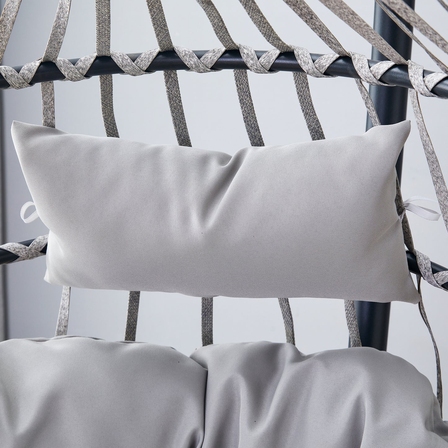 GRHeavy-Duty Iron Hanging Chair with Wicker Weave – Single Person Swing for Indoor/Outdoor (Gray)