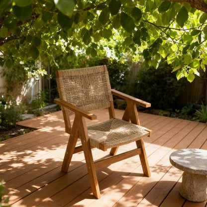 Lounge chair teak color, suitable for all seasons: Outdoor lounge chair, made of sturdy HIPS material, equipped with 304 stainless steel accessories.